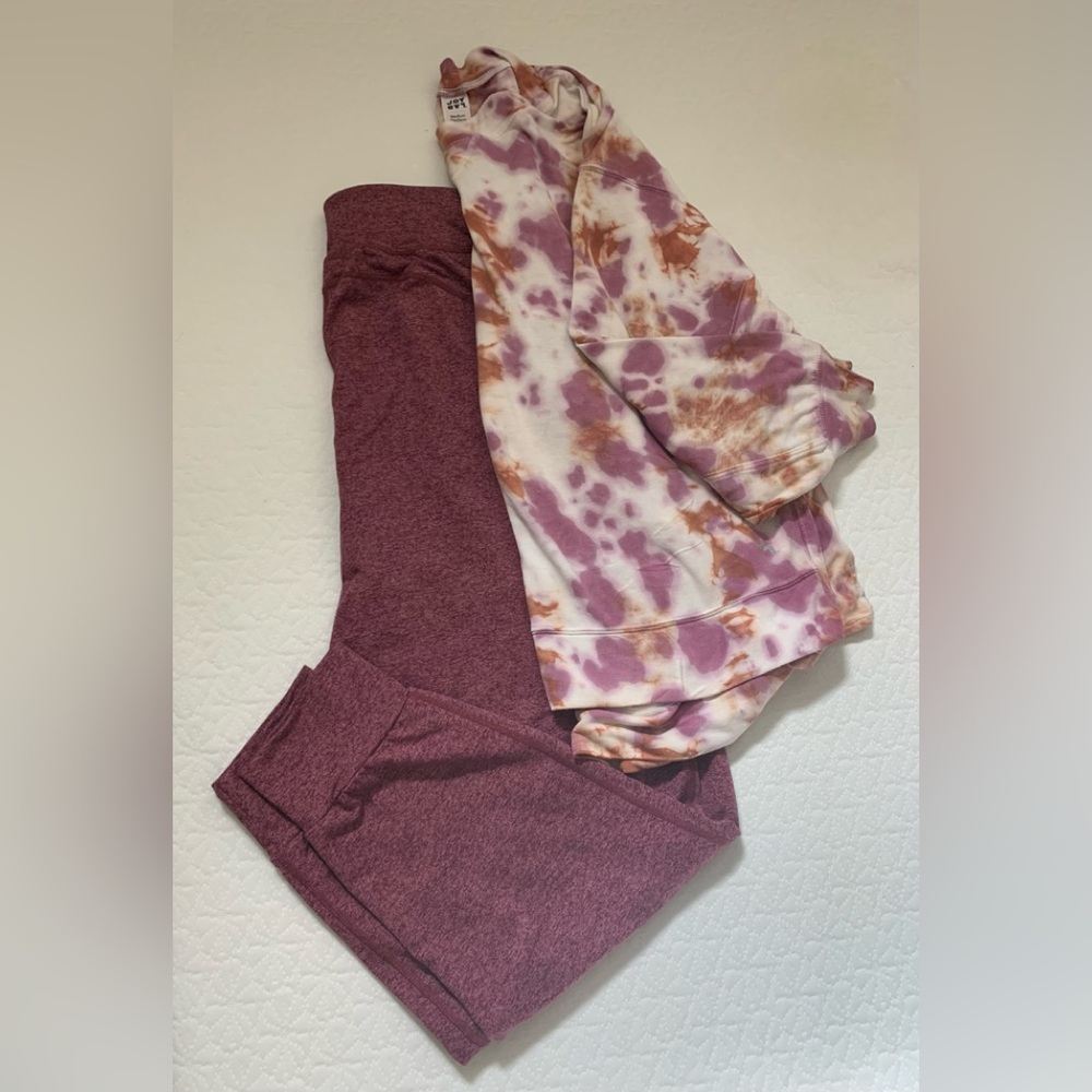 Joy Lab ladies joggers in medium and coordinating top also in medium